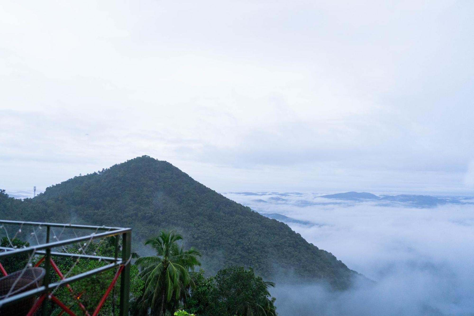 Mount Stratus Resort Vayalada Balussery Exterior foto