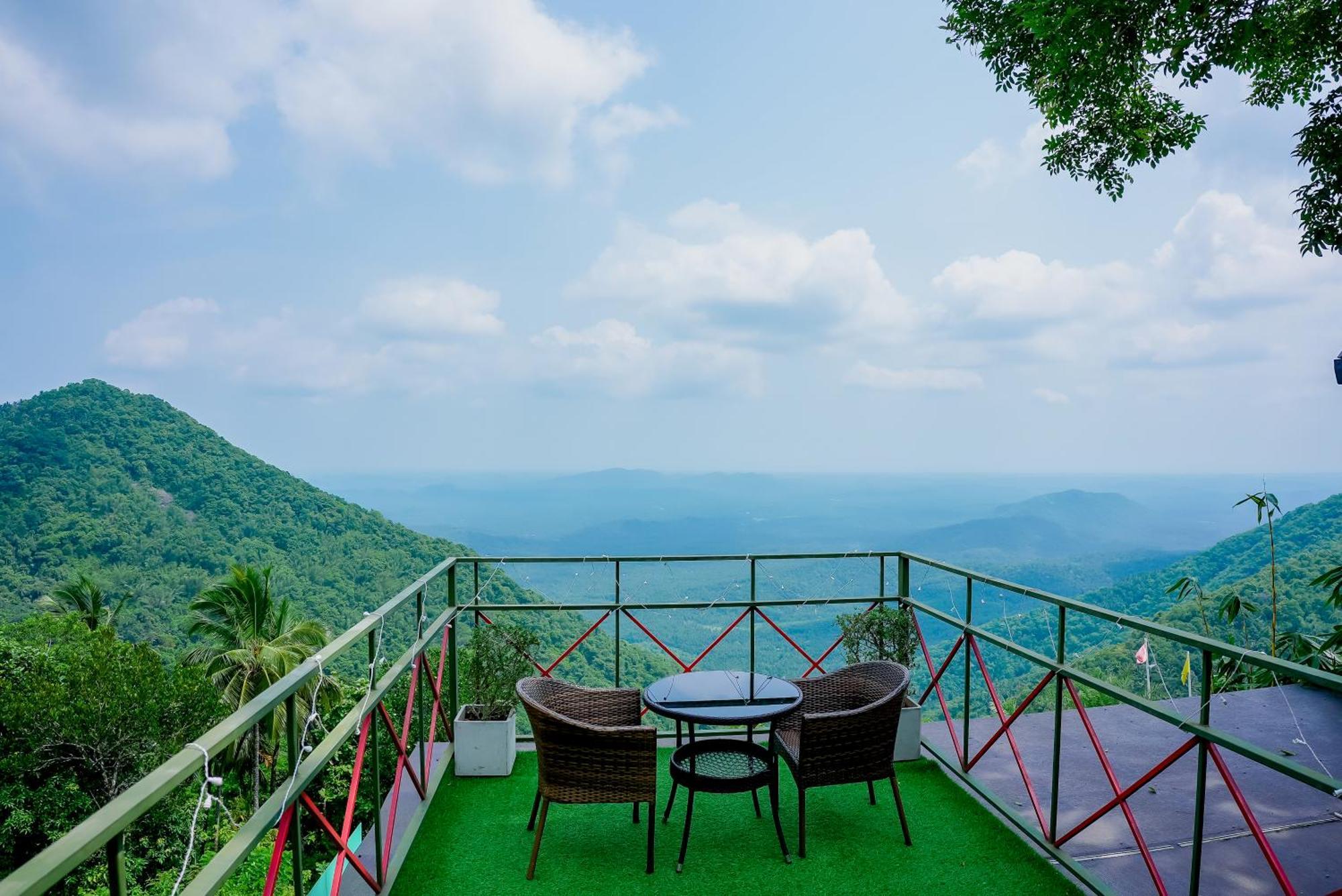 Mount Stratus Resort Vayalada Balussery Exterior foto